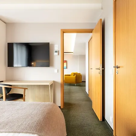 מלון Metropol 4*