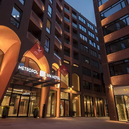 Metropol 4*